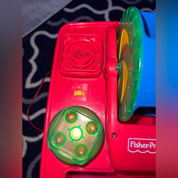 2003 Fisher Price PEEK A Blocks Activity Wagon With 8 Blocks Works Incrediblock - Picture 5 of 13